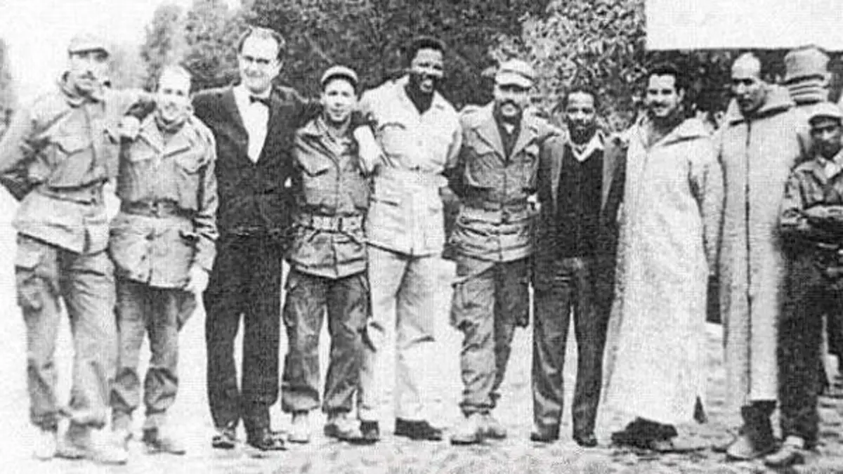 مانديلا تلقى أول تدريب عسكري في صفوف جيش تحرير الجزائر