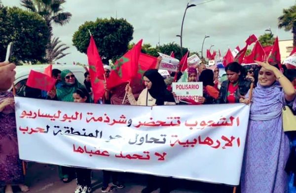 ساكنة مدينة العيون في الصحراء المغربية تندد بهجوم جبهة البوليساريو الإنفصالية على مدينة سمارة